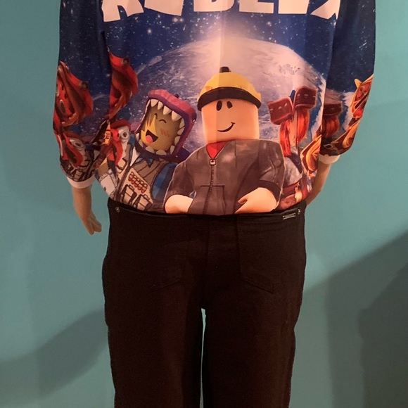 Kid’s sweatshirt    3/$40 - Picture 2 of 4